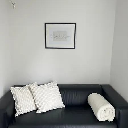 Schoenes Zentrale Lage In Zuffenhausen Apartman