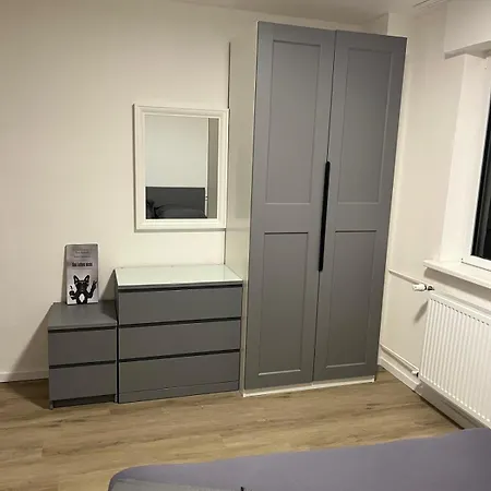 Schoenes Zentrale Lage In Zuffenhausen *